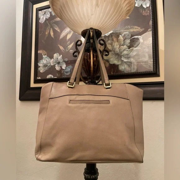 Tutilo please check all picture of condition - Picture 10 of 17